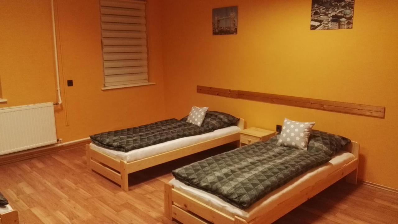 Collingo Belvarosi Szallas Apartment Kazincbarcika Luaran gambar