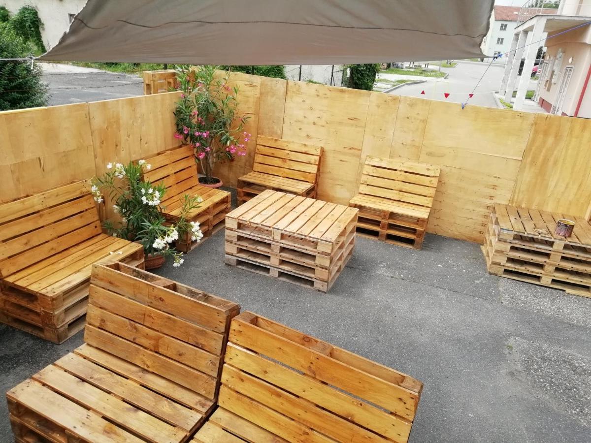 Collingo Belvarosi Szallas Apartment Kazincbarcika Luaran gambar