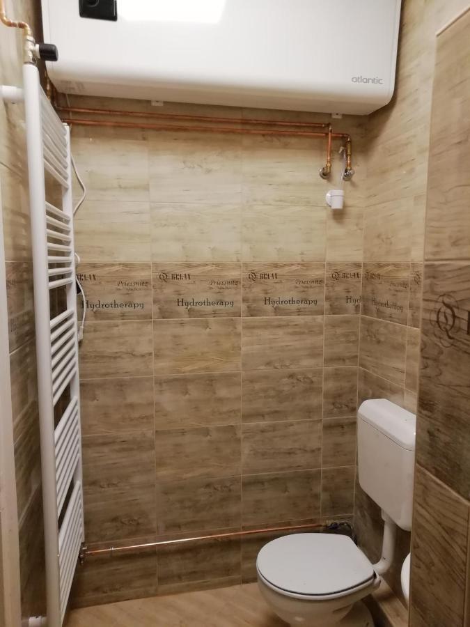 Collingo Belvarosi Szallas Apartment Kazincbarcika Luaran gambar