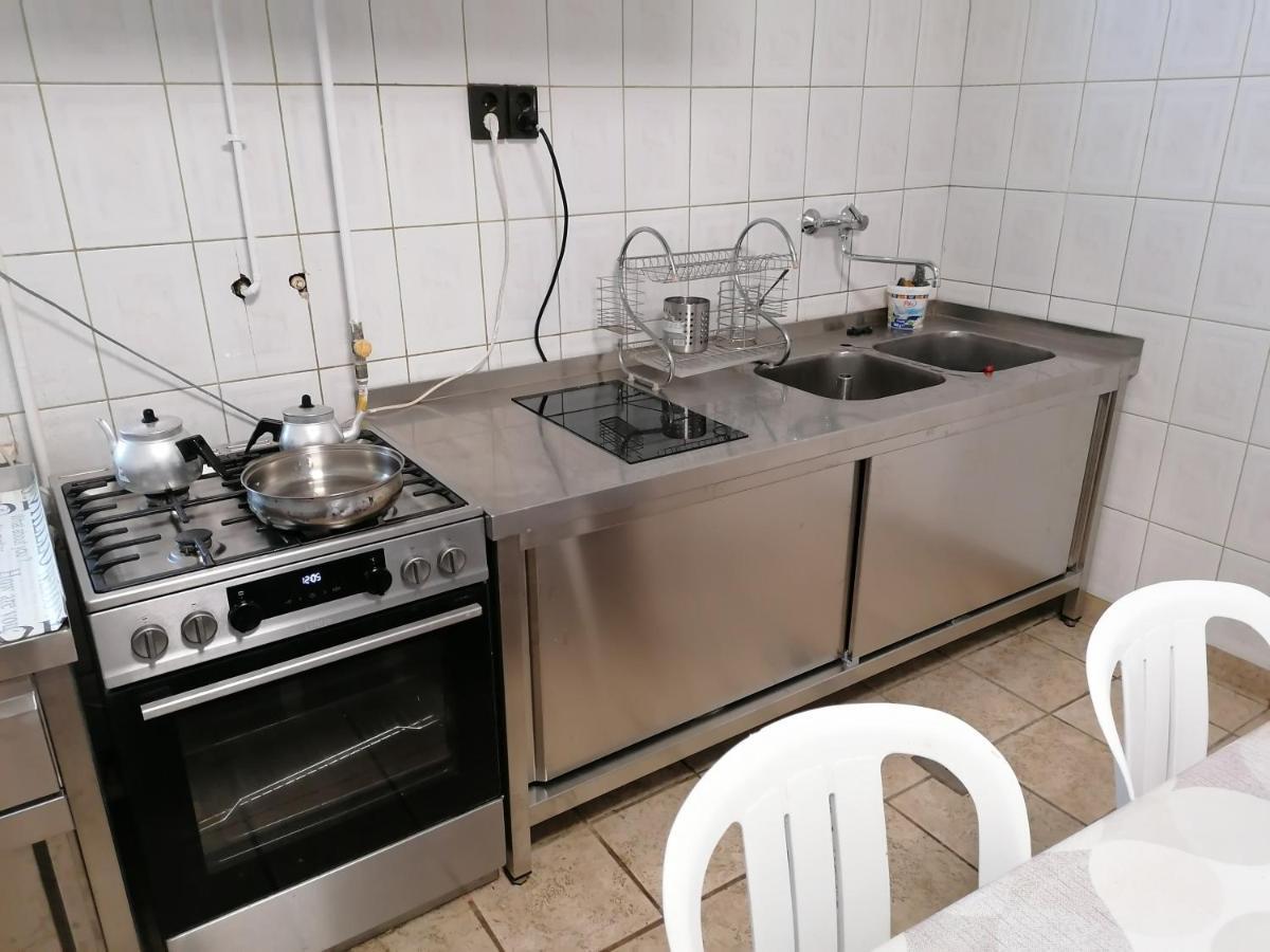 Collingo Belvarosi Szallas Apartment Kazincbarcika Luaran gambar
