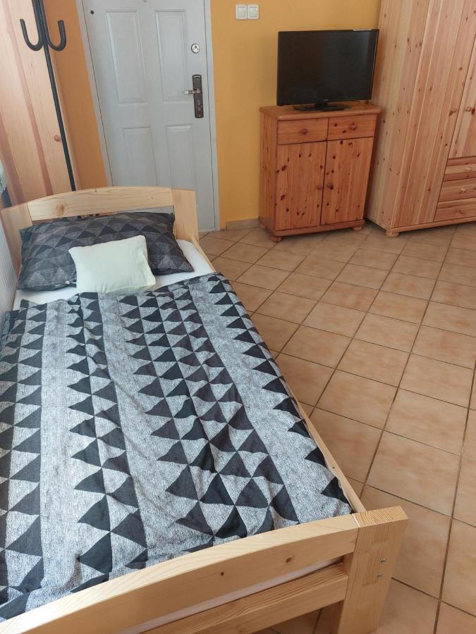 Collingo Belvarosi Szallas Apartment Kazincbarcika Luaran gambar