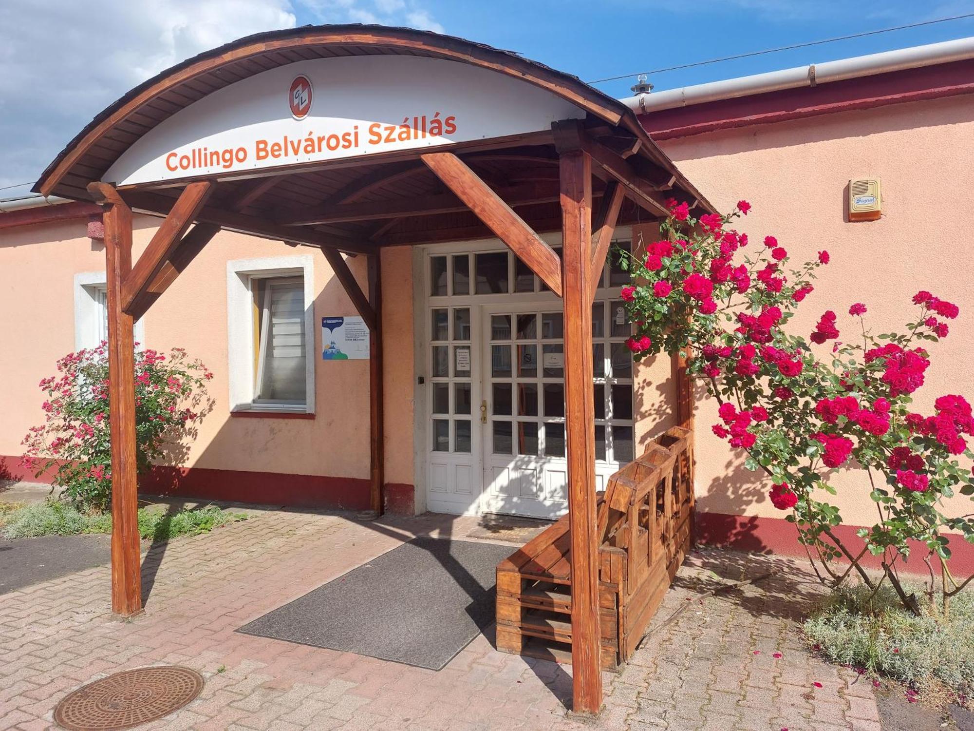 Collingo Belvarosi Szallas Apartment Kazincbarcika Luaran gambar
